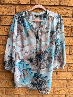 4/$25 • George Blue Floral V-Neck Chiffon Blouse.